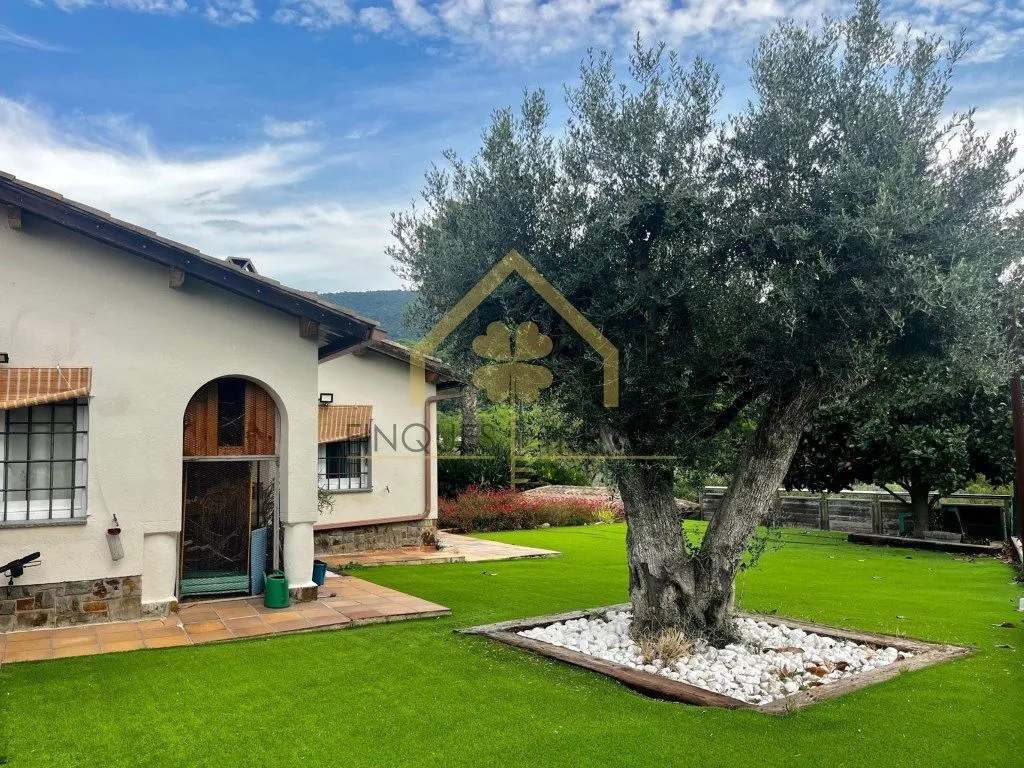 Garden - Luxury House with Pool in La Garriga