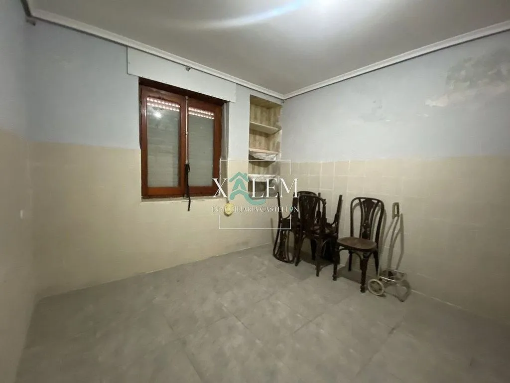 Toad - Significant House with Terrace in Vila-real