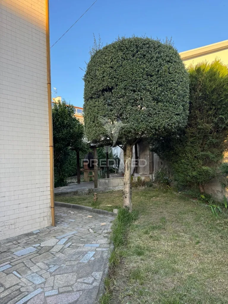 Garden - Apartment with 200m² Terrace in Fafe Centre