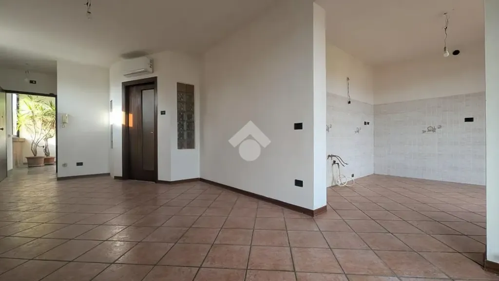 Entrée - Apartment with Triple Exposure in Gattatico