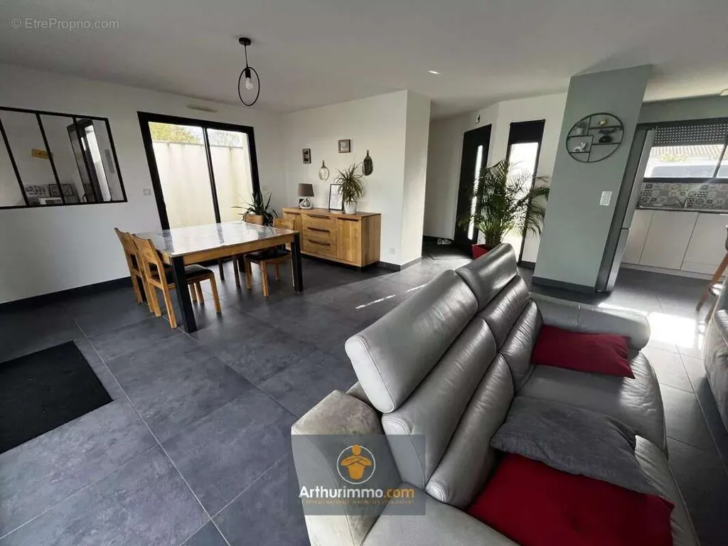 Salle à manger - Maison 7 pièces à Ferrieres