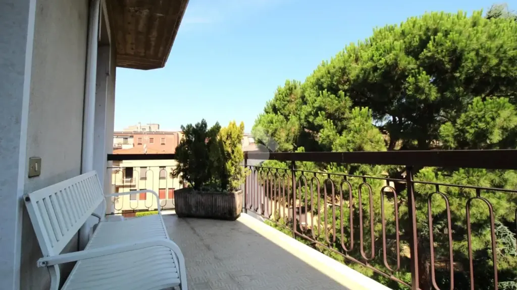 Balcon - Apartment with Balcony and Garden in Brescia