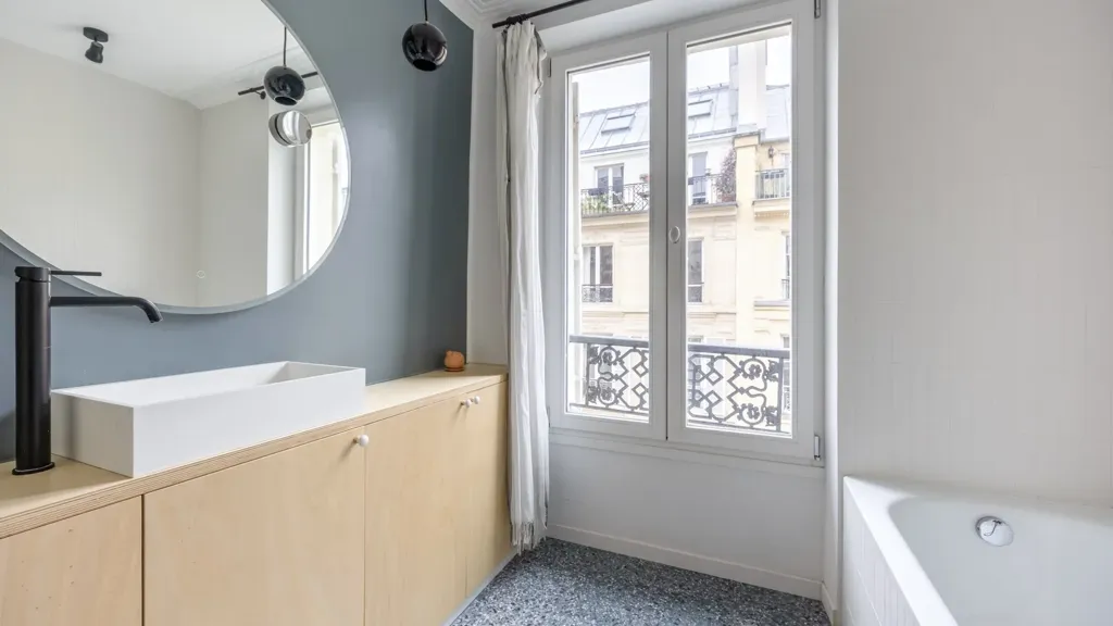 Bagni - Luxury Duplex with Balcony in Paris 9th