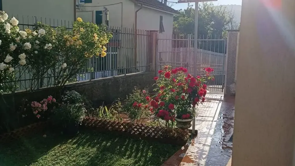 Aed - Apartment with Private Garden in Casella