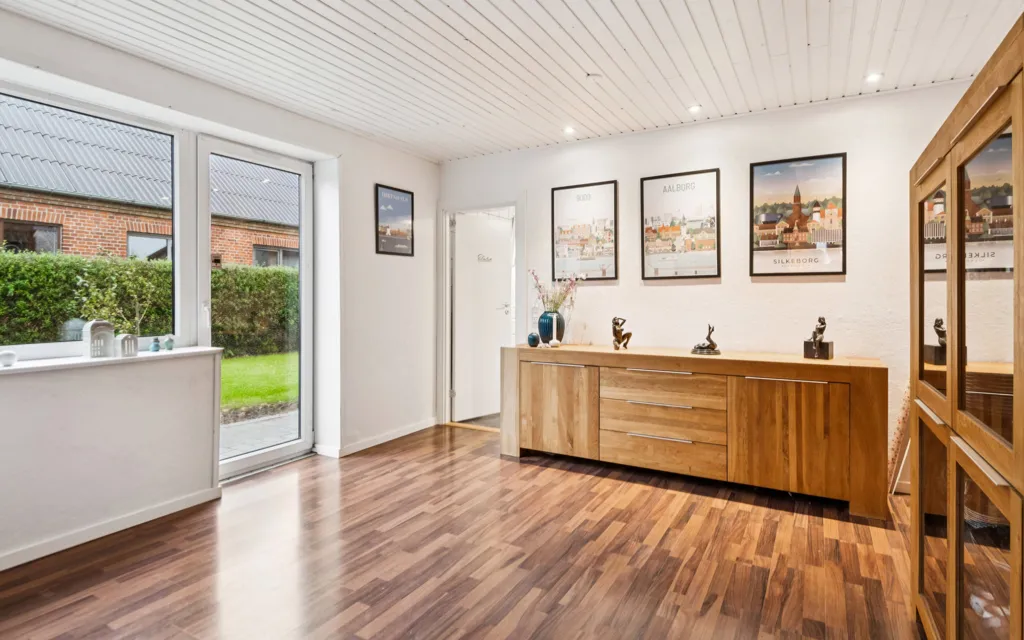 Elutuba - Modernised Villa with Terrace in Poulstrup