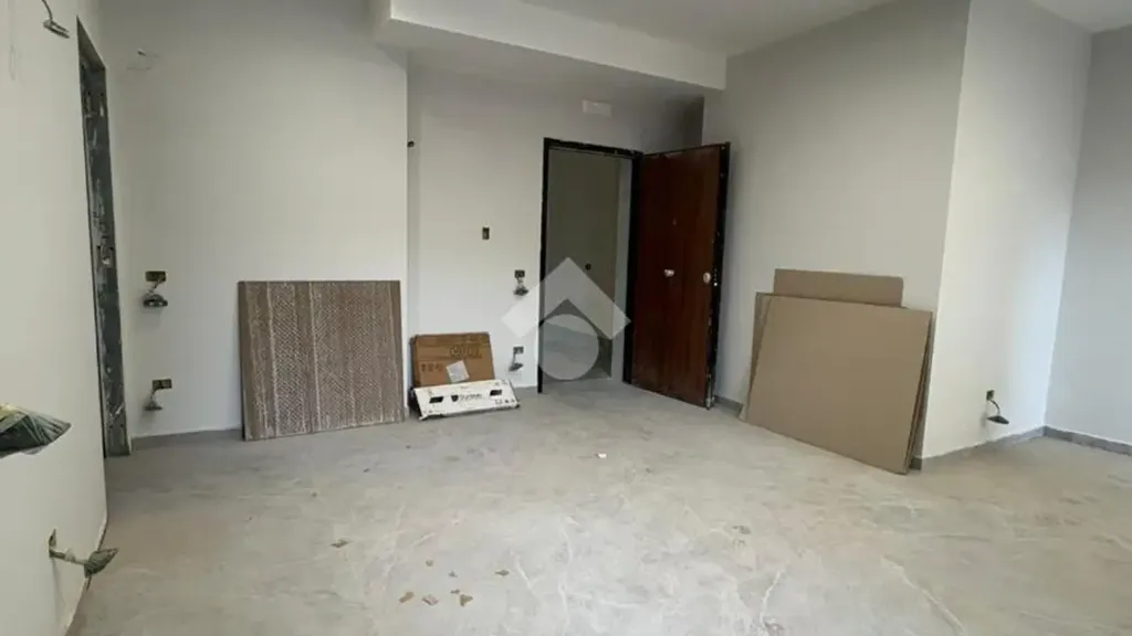 Pièces - Modernised Apartment with Balcony in Afragola