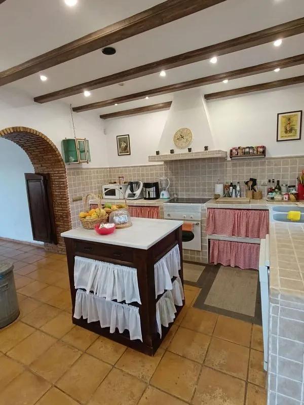Cuisine - Rustic Farmhouse with Land near Huerta