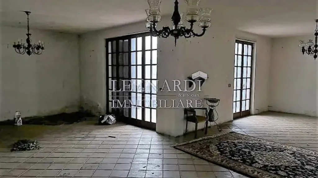 Elutuba - Two-Storey House with Workshop in San Giustino