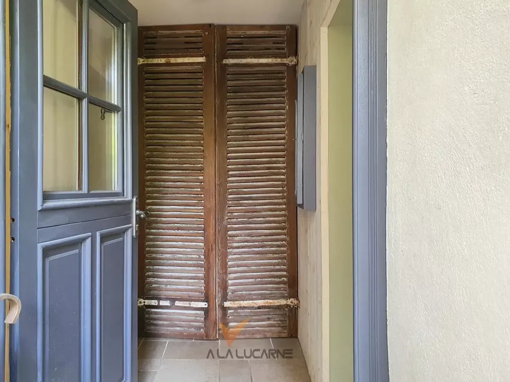 hallway_entrance
