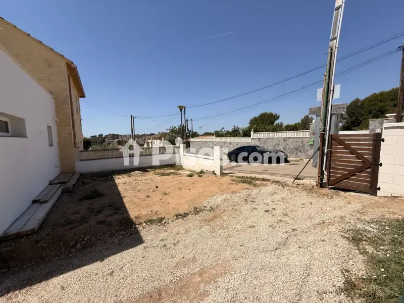 Aed - New Flat with Pool in Creixell