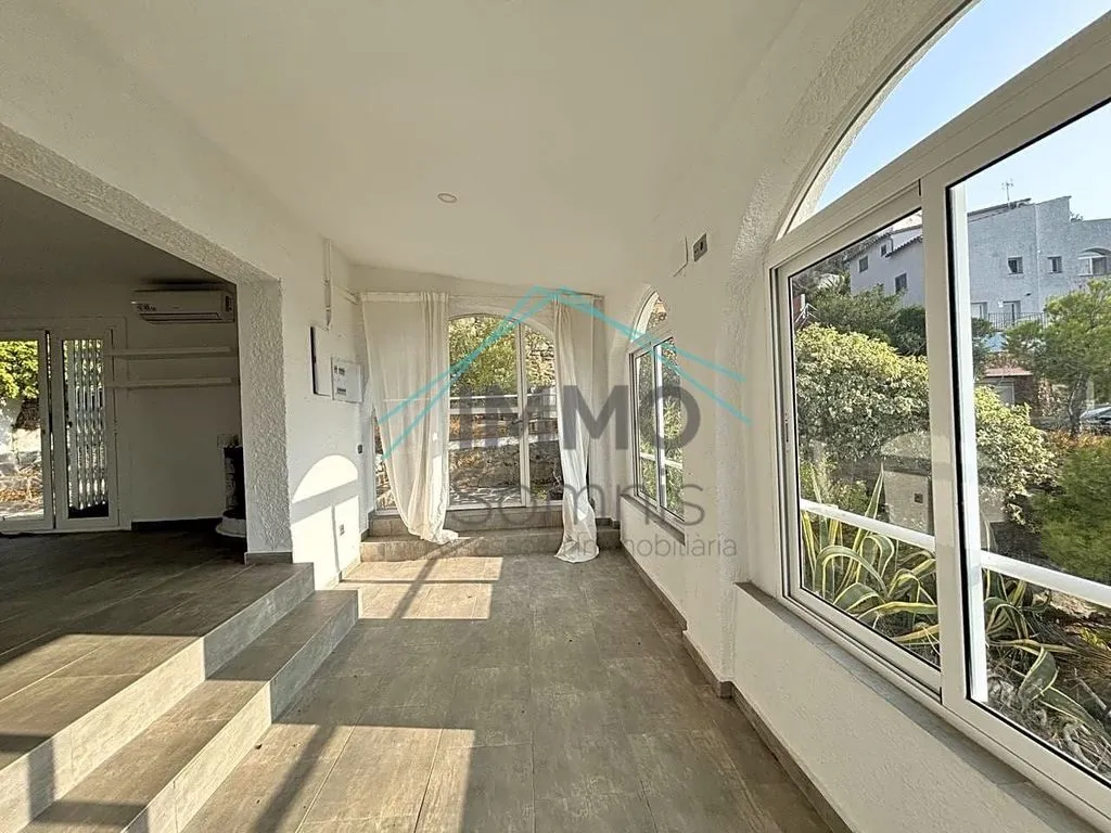 Terrasse - Renovated Villa with Views in Roses