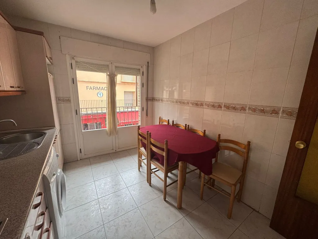 Dining Room - Furnished Duplex in Brea de Aragón
