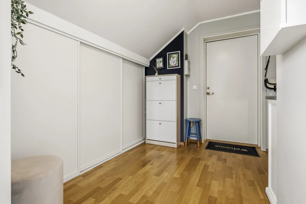 Entrée - 3-Bedroom Apartment with Balconies in Bodø