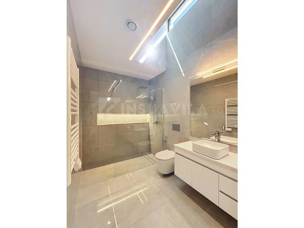 Vannitoad - Modern Villa with Pool in Vila Nova de Cerveira