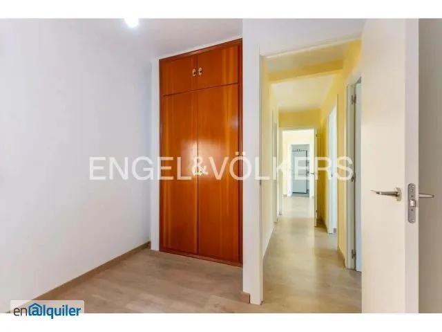 3 magamistoaga korter asukohas Valencia
