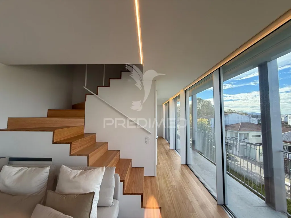 Elutuba - Duplex Apartment with Terrace in Trofa Centre