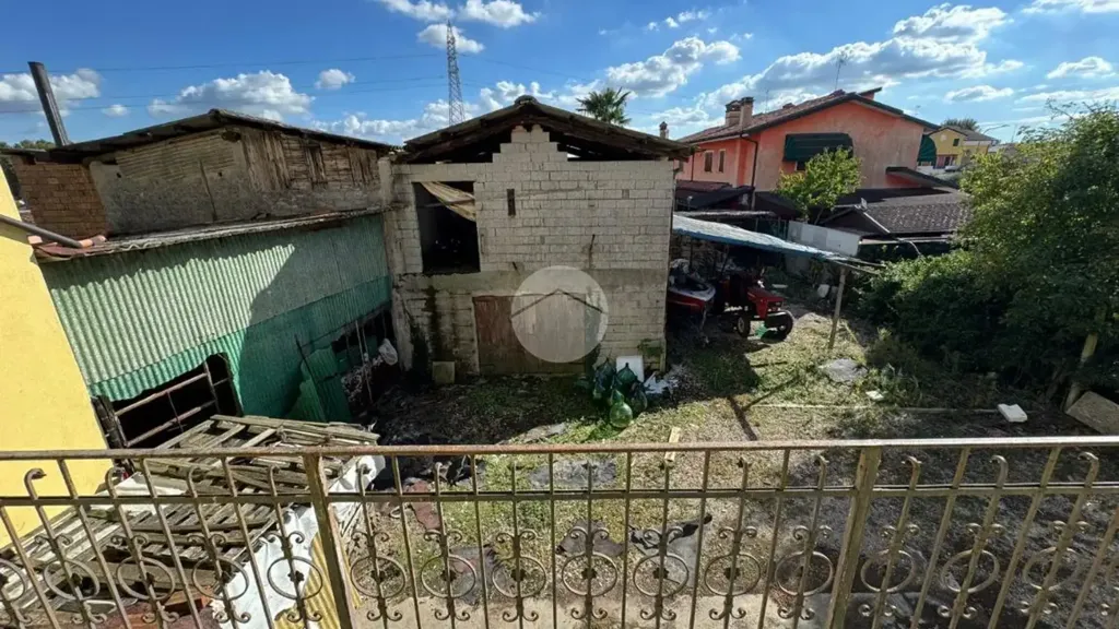 Aed - Rustic House to Renovate in Vigonza