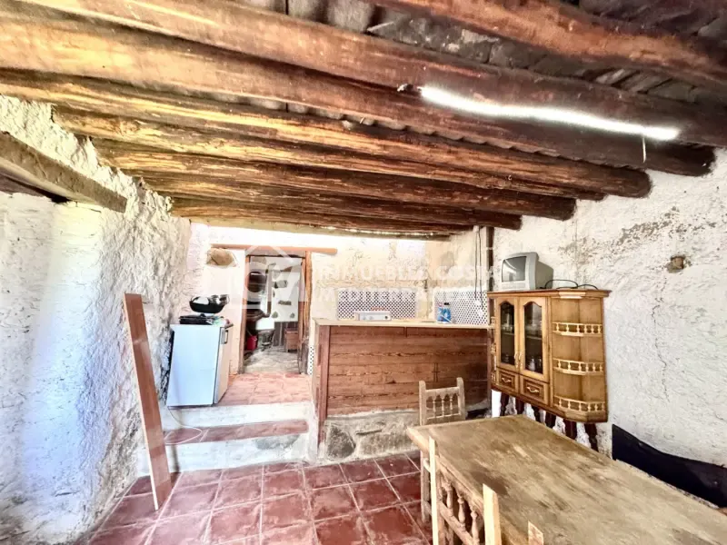 Söögituba - Rustic Finca with Water Source in Sierra de Júbar