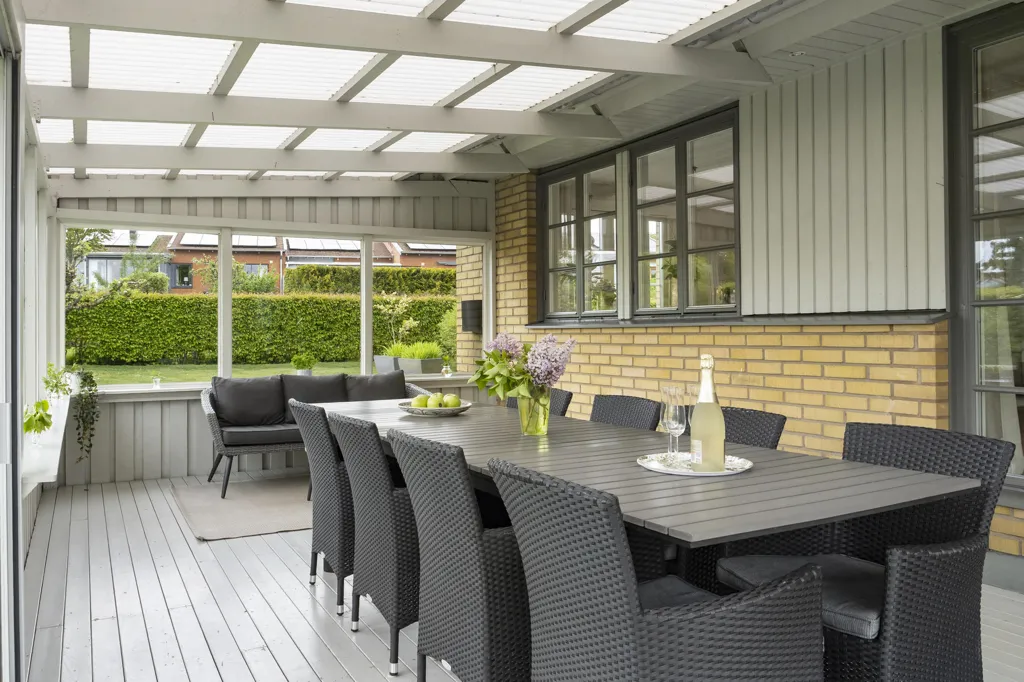 Terrass - Corner Plot Villa with Garden in Västerdala