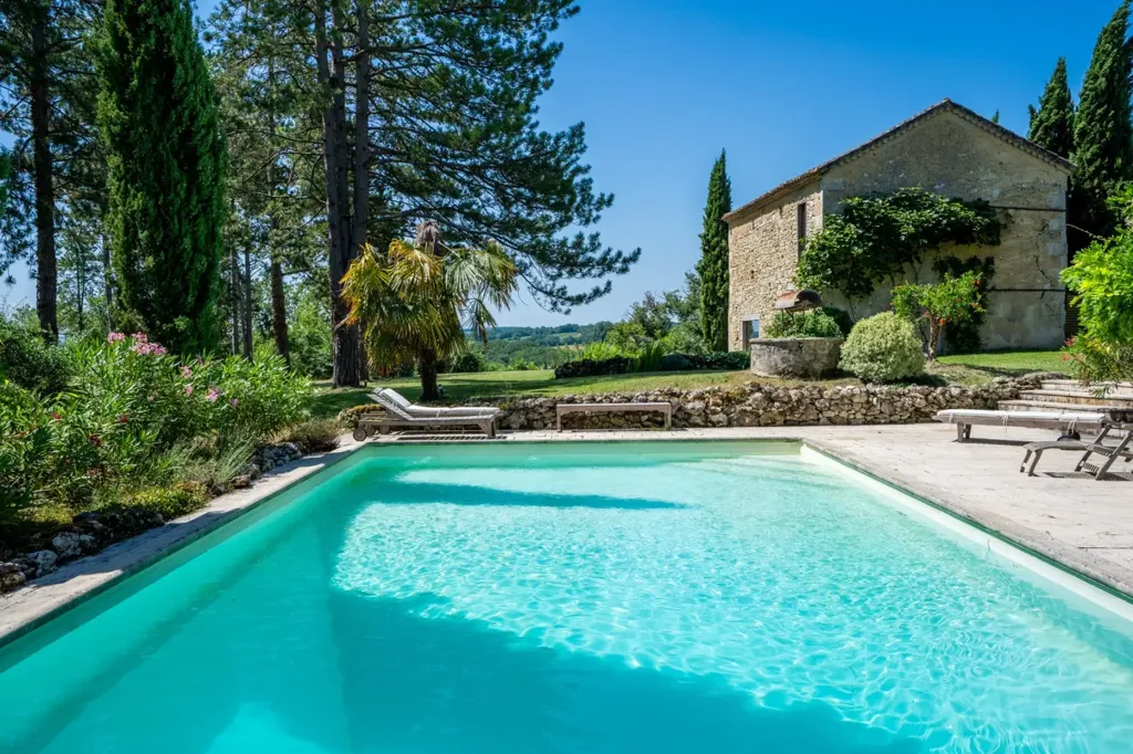 Piscine - Hamlet Rénové avec Vue sur les Pyrénées à Condom