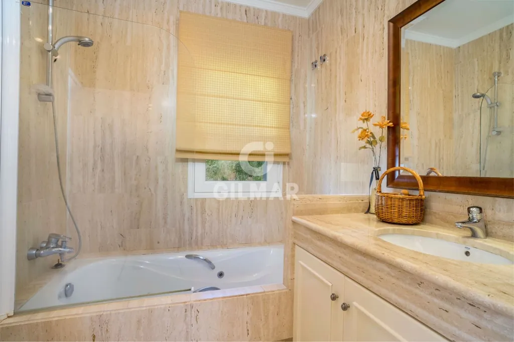 Vannitoad - Luxury Villa with Sea View in Benahavís