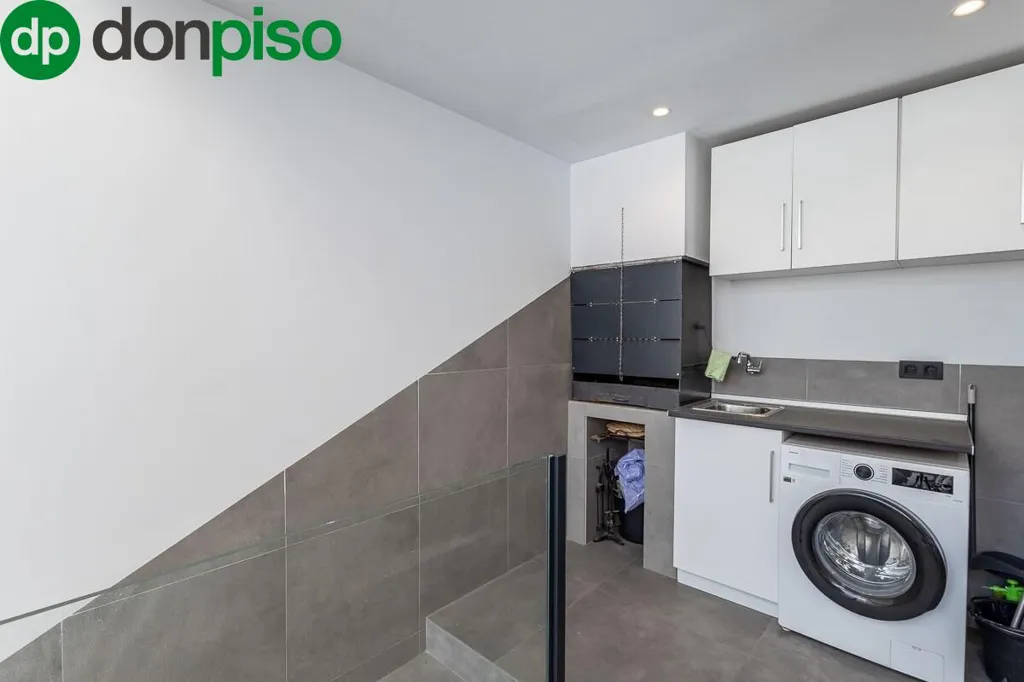 Lavanderia - Modernised Semi-detached Chalet in Albolote