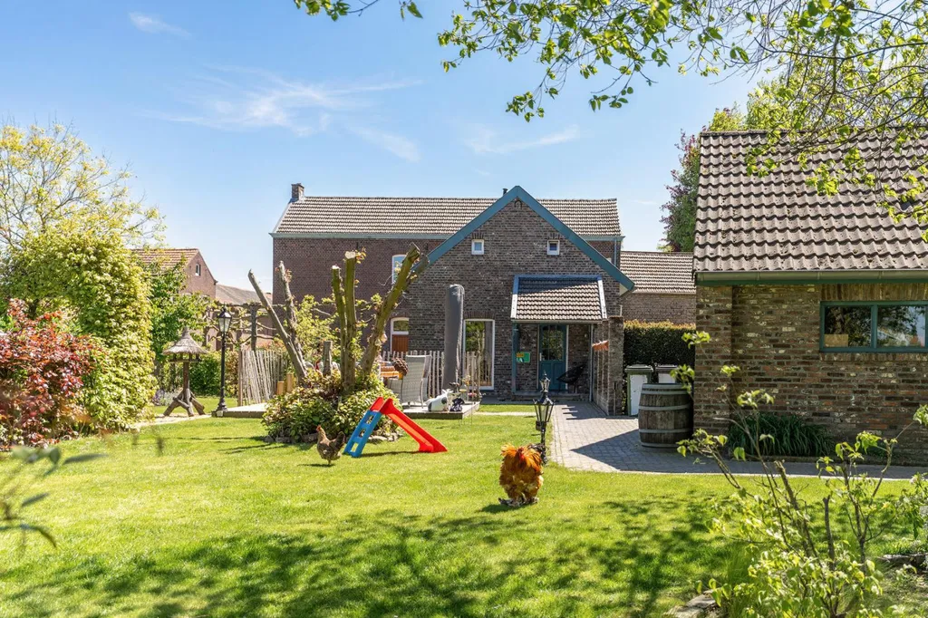 Jardin - Historic Villa with Extensive Garden in Noorbeek