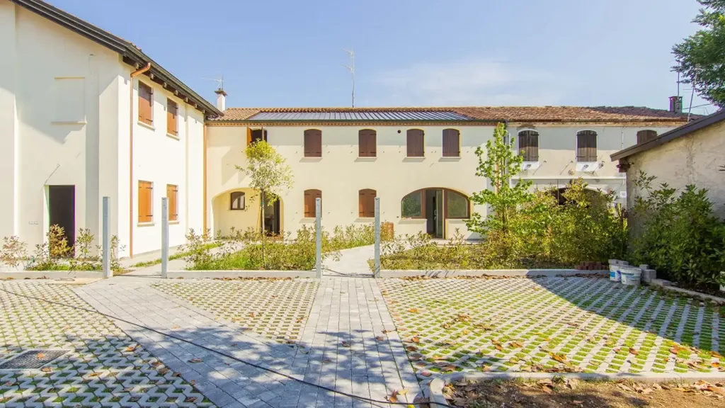 Aed - New Villa with Private Garden in Padova
