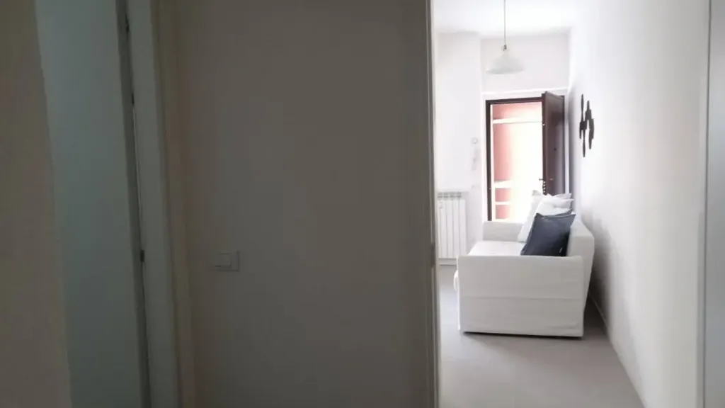 Entrée - Rented Duplex in Industrial Complex, Milan