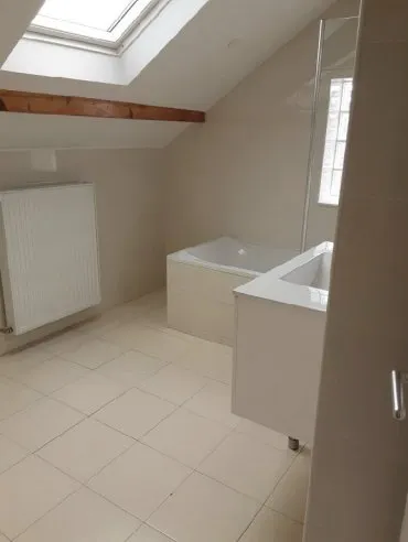 Salles de bain - Pavillon avec Sous-Sol et Garage à Sevran
