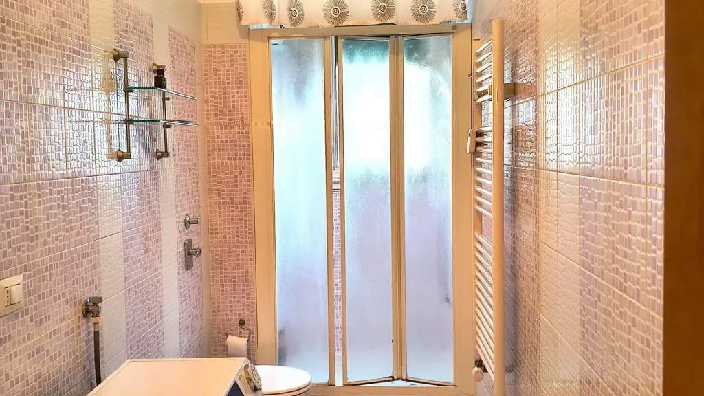 Salles de bain - Armed Studio with Balcony in Milan