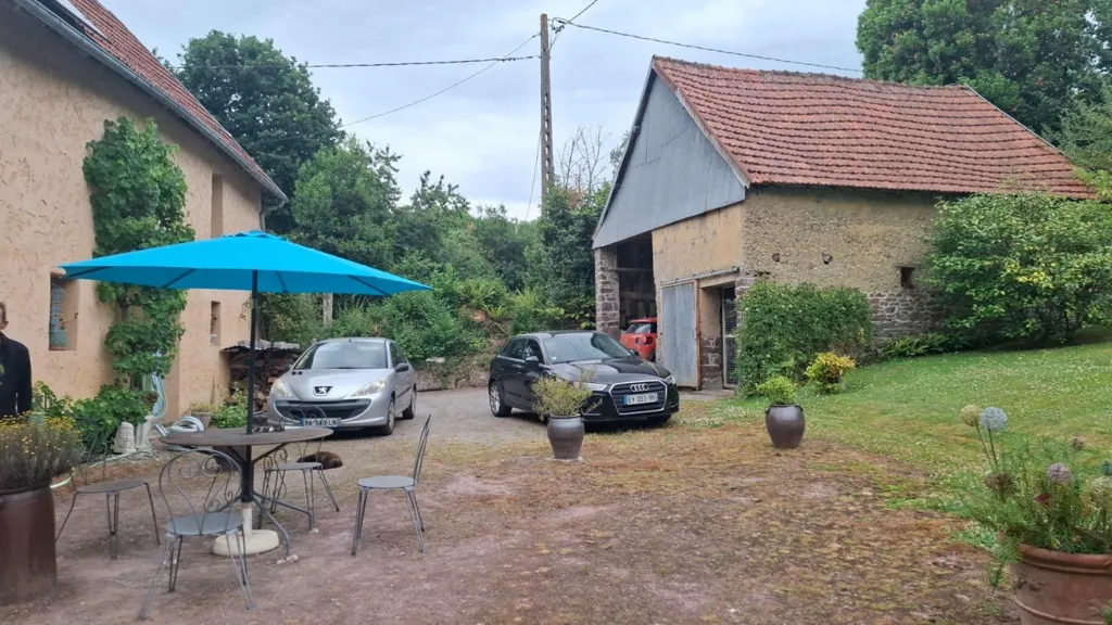 Jardin - Longère en Pierre avec Terrain à Bréhal