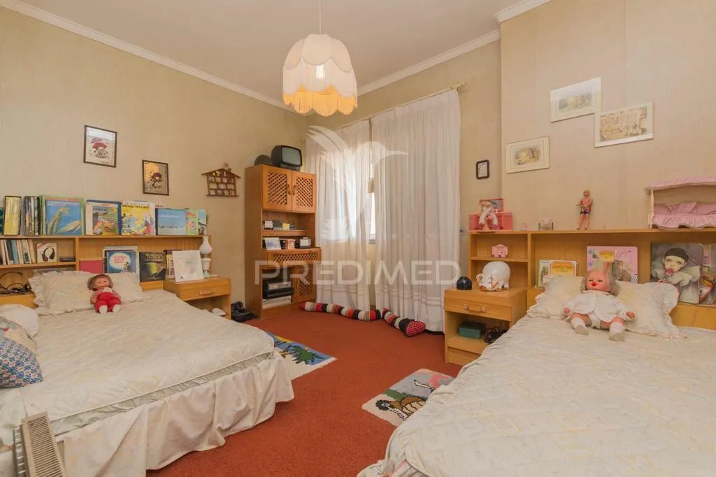 Magamistoad - Classical 1970s House with Pool Space in Belverde