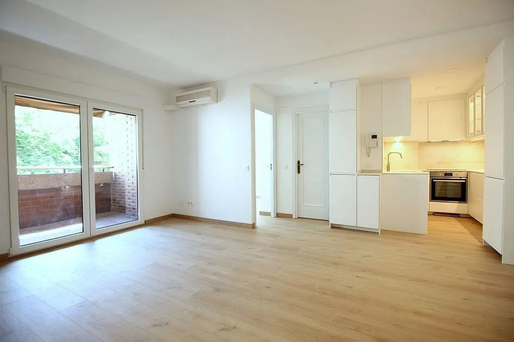 Apartment with Pool and Terrace in Goya