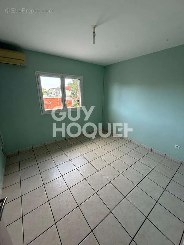 Rooms - Charming House with Garden in Sainte Suzanne