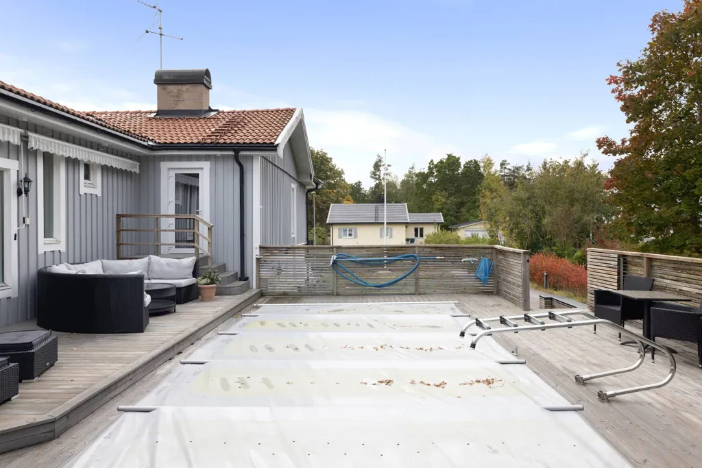 Piscine - Villa with Pool in Tullinge