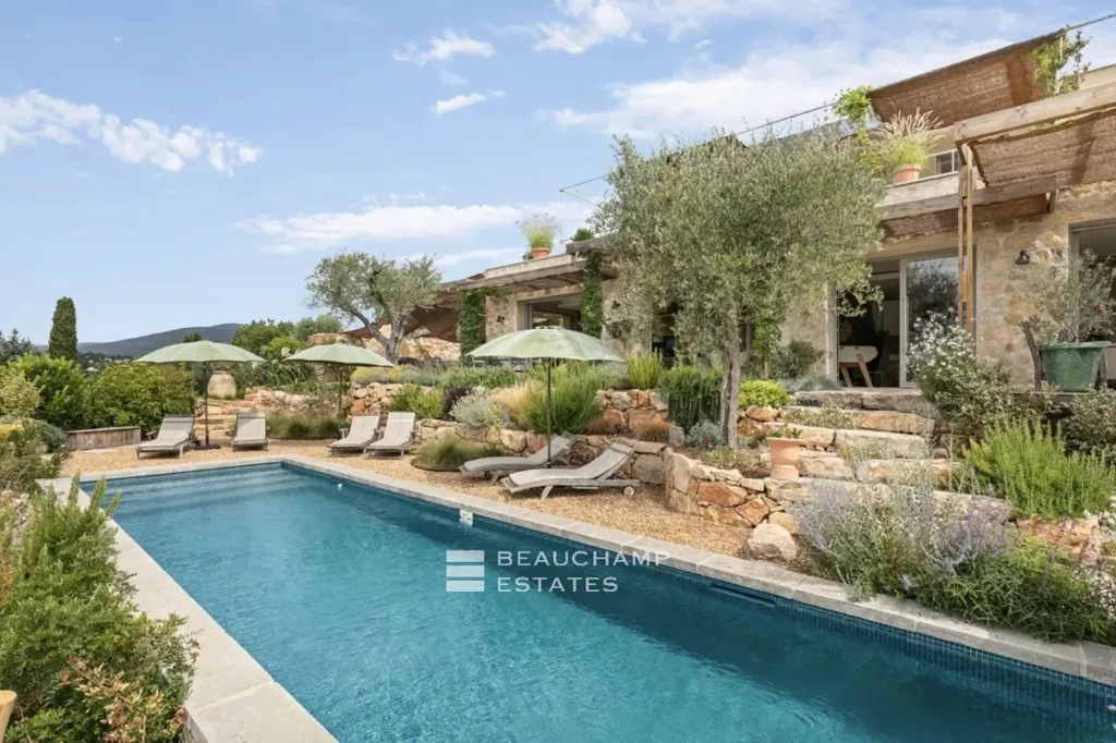 Piscine - Villa de Luxe avec Piscine à Valbonne