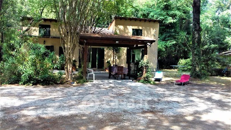 Terrazza - Beachfront Villa in Massa
