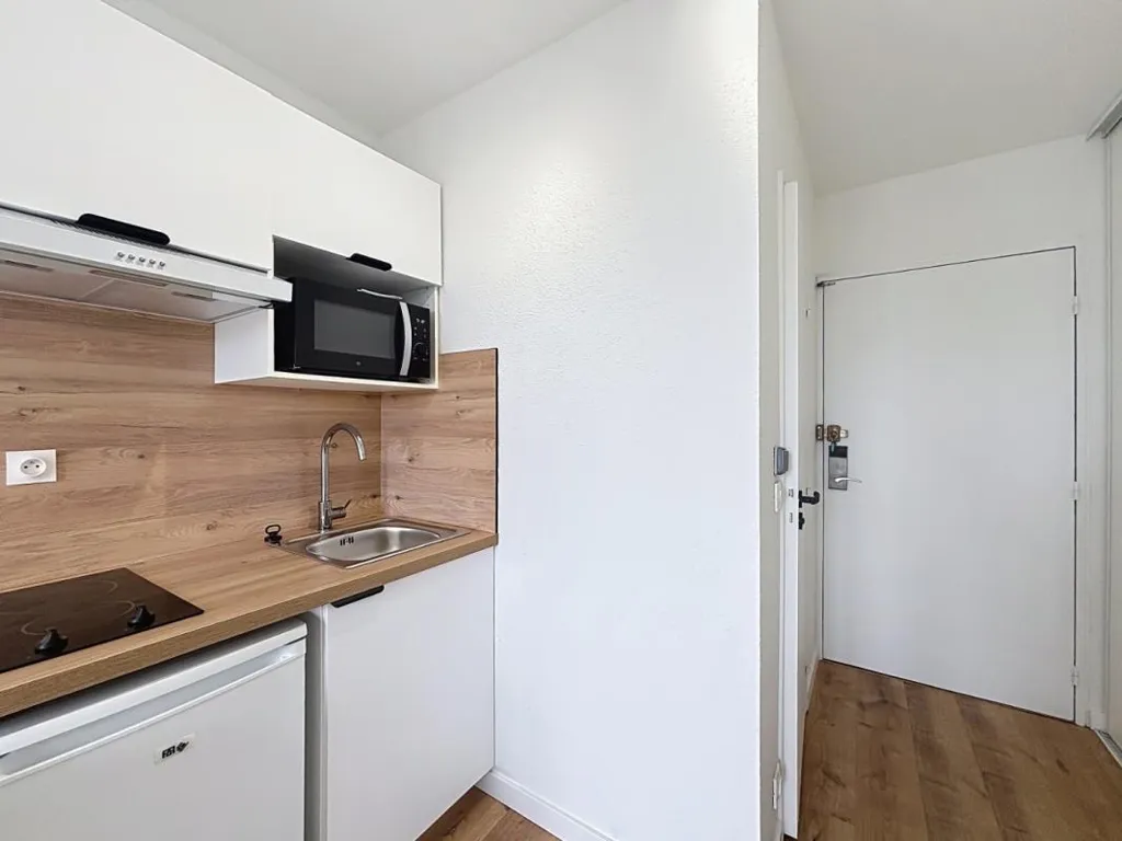 Cuisine - Studio Meublé avec Balcon à Bordeaux