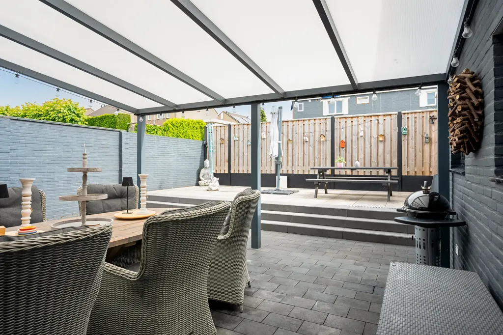 Terrace - Detached House with Solar Panels in Heerlen