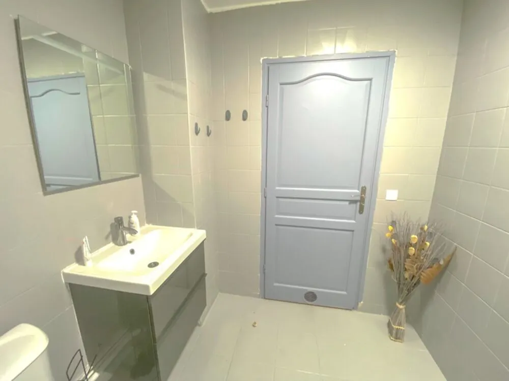 Vannitoad - Student Room with Shared Facilities in Rosny-sous-Bois