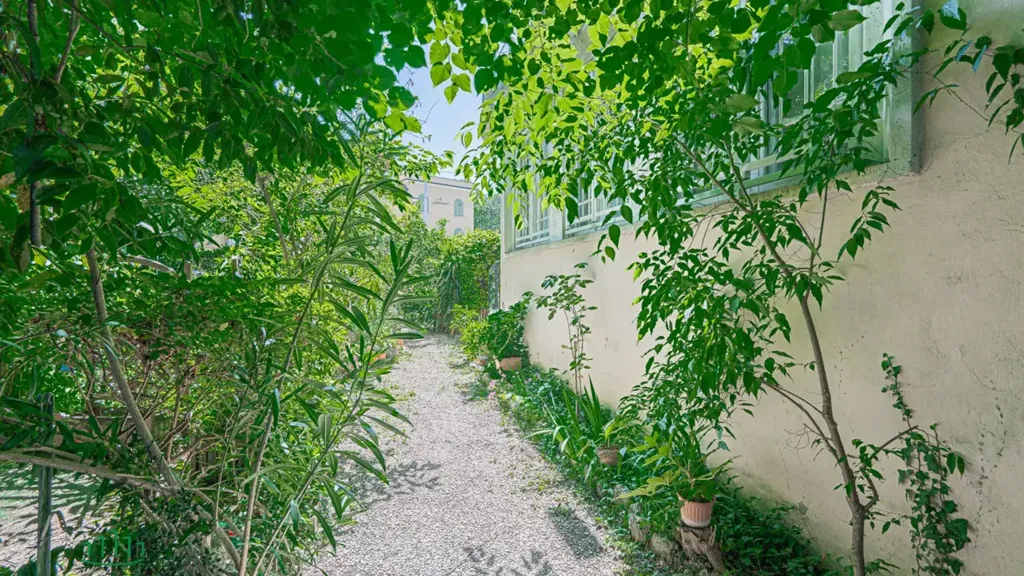 Jardin - Armed Bilocale with Private Patio in Bologna