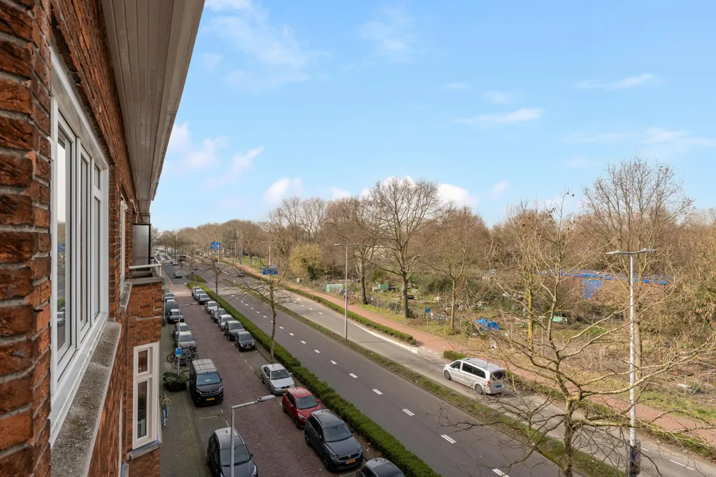 Balcon - Light Double-Storey Flat with Balcony in Rotterdam-Noord