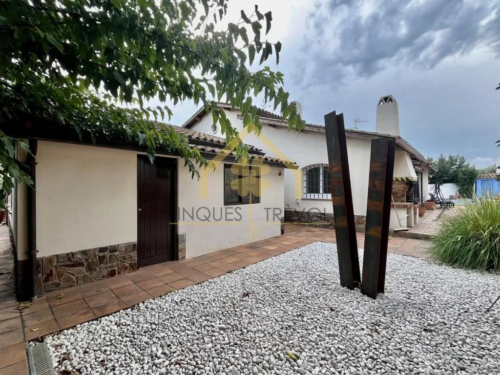 Garden - Luxury House with Pool in La Garriga