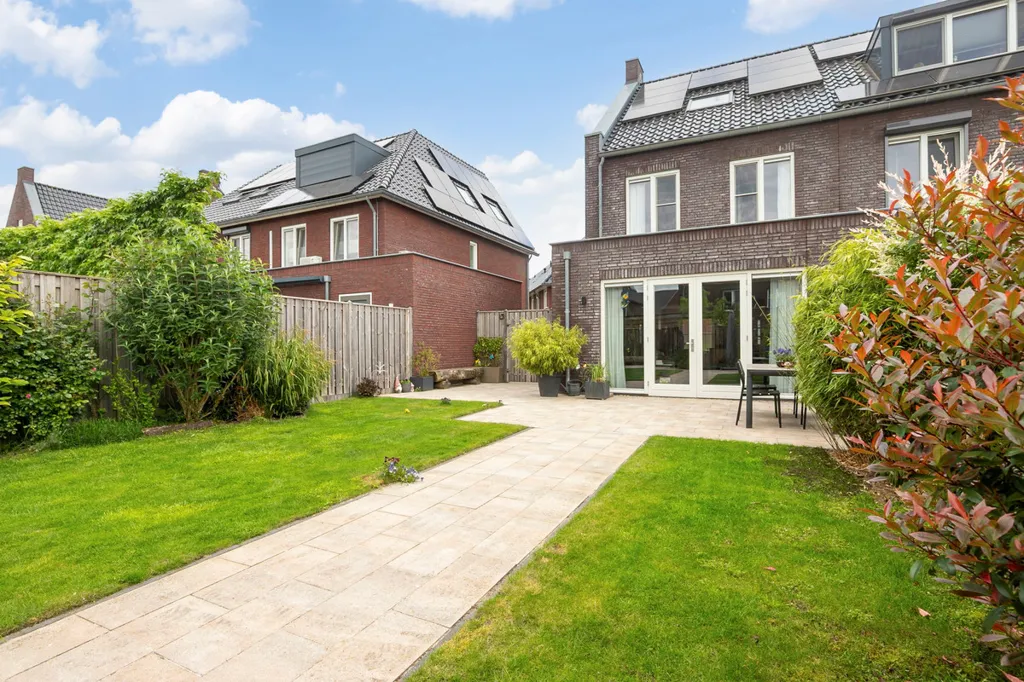 Jardin - Modern Two-Storey House with Garden in Babberich