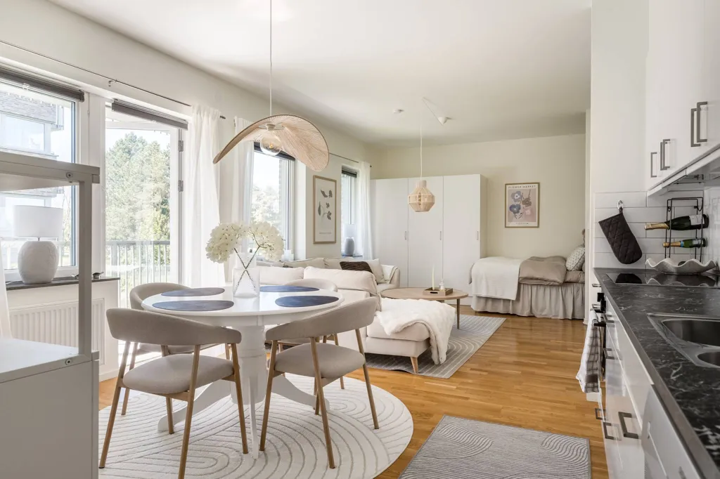Salle à manger - Modern Flat with Balcony in Södra Ladugårdsängen