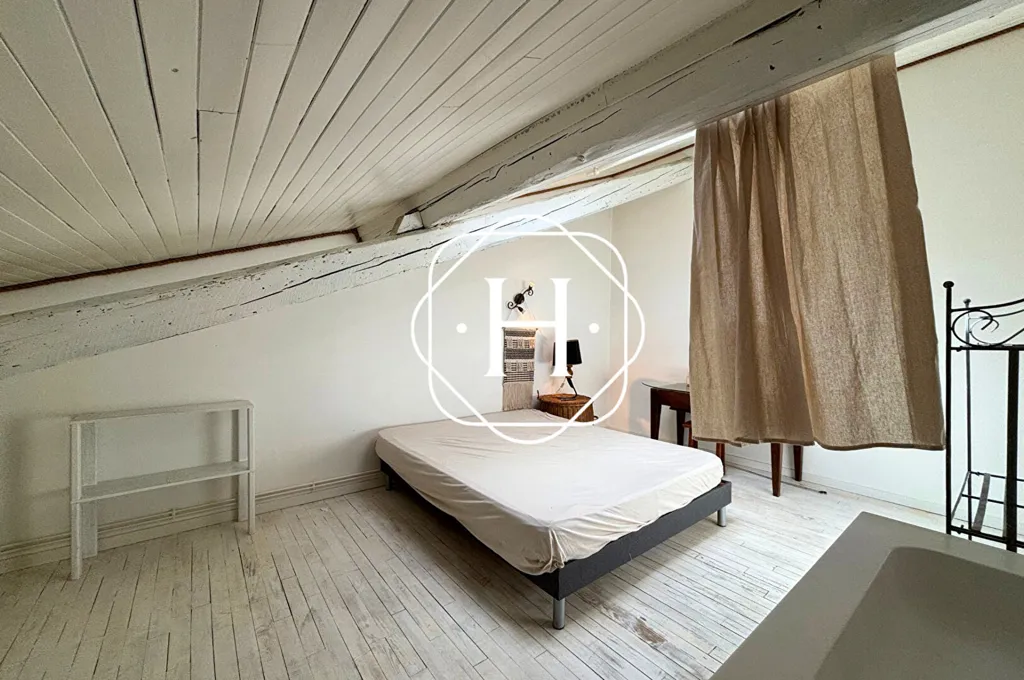 Chambres - Duplex Rénové avec Mezzanine à Bourg-en-Bresse