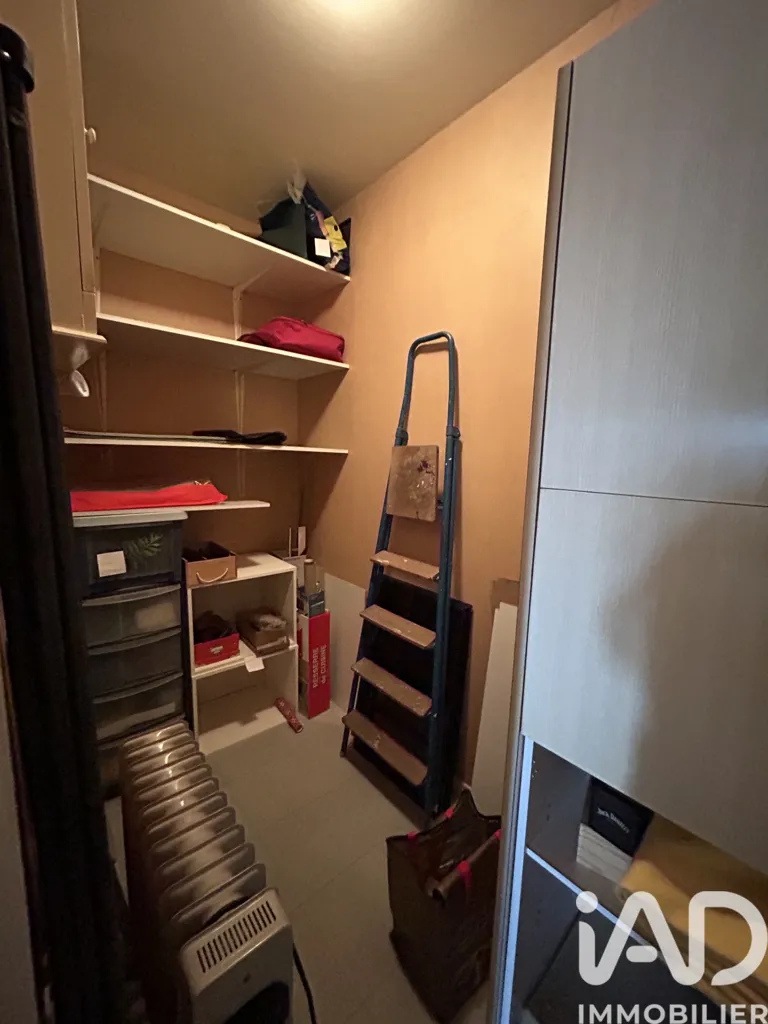 Lavanderia - 5-Piece Apartment with Balcony in Les Essarts