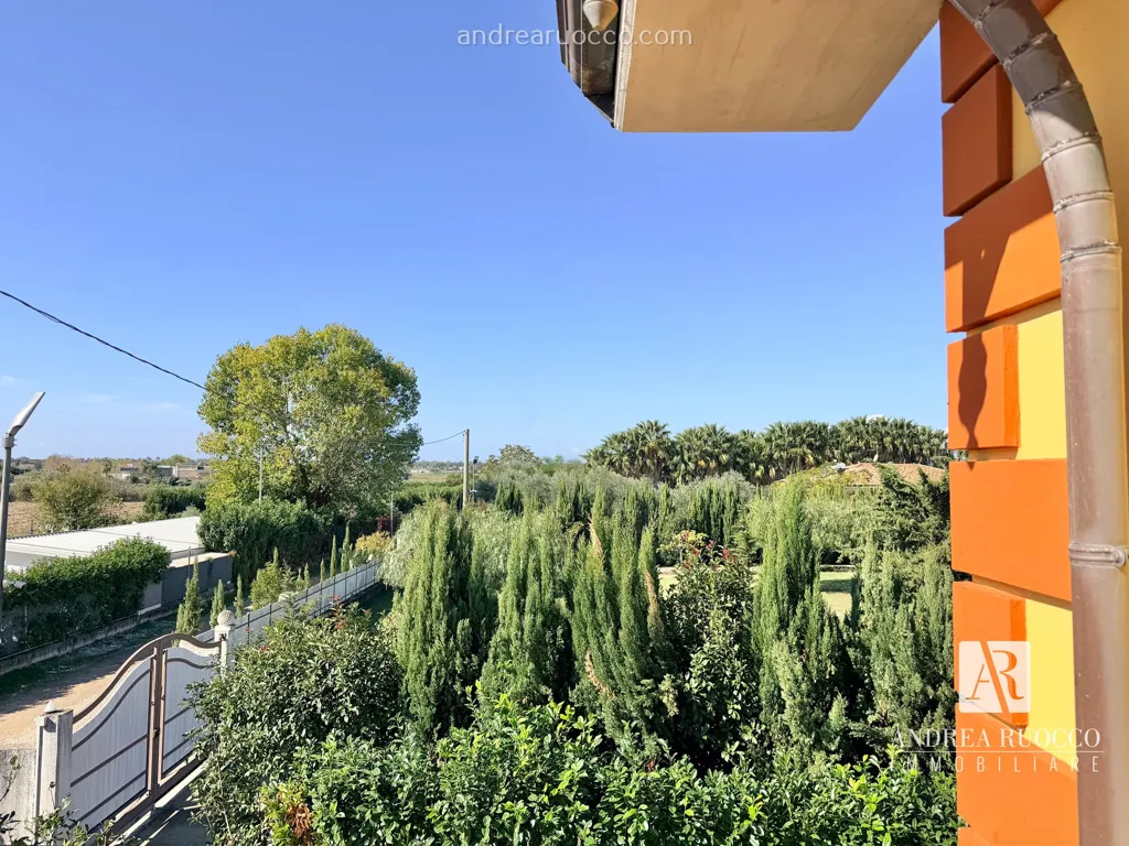Jardin - Semi-Detached Villa with Office in Paestum