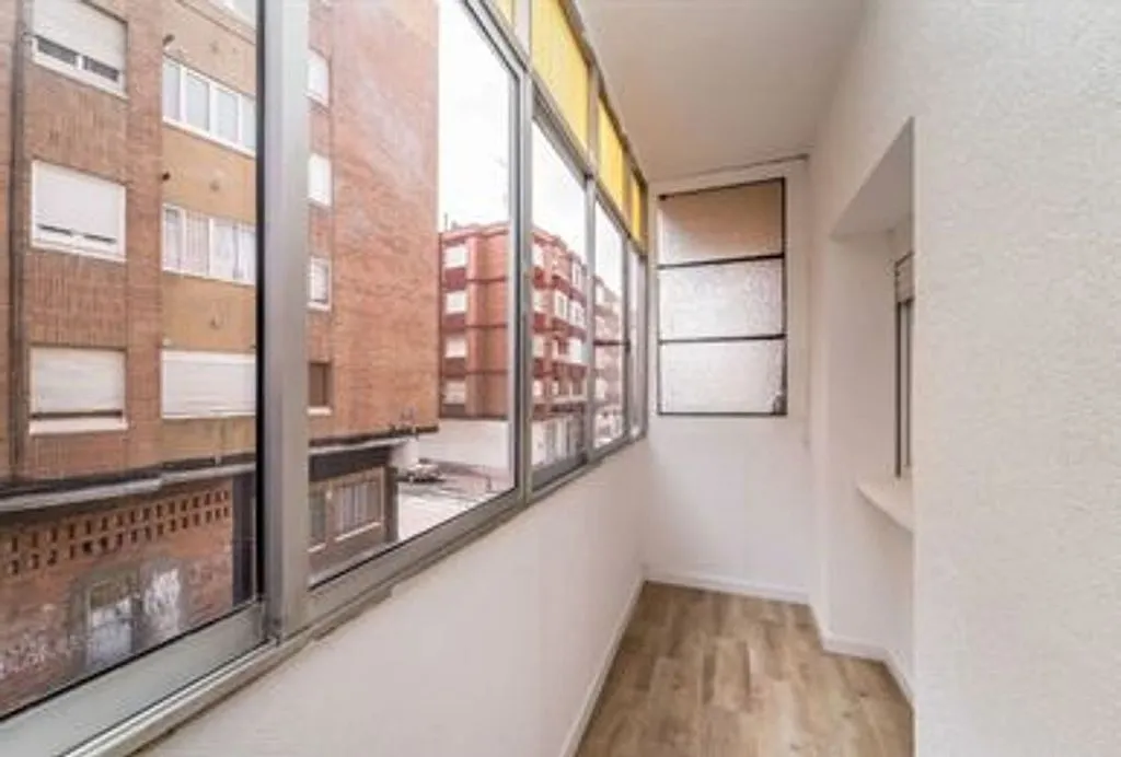 Balcony - Furnished Flat in Valladolid with Central Location